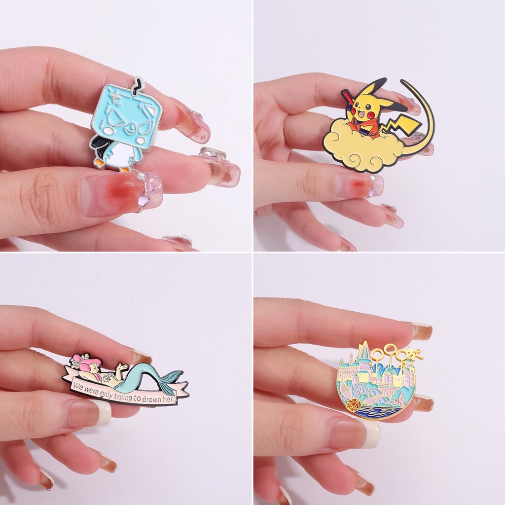 เครื่องประดับ เข็มกลัด รูปการ์ตูนอนิเมะ เหมาะกับของขวัญ สําหรับเพื่อน