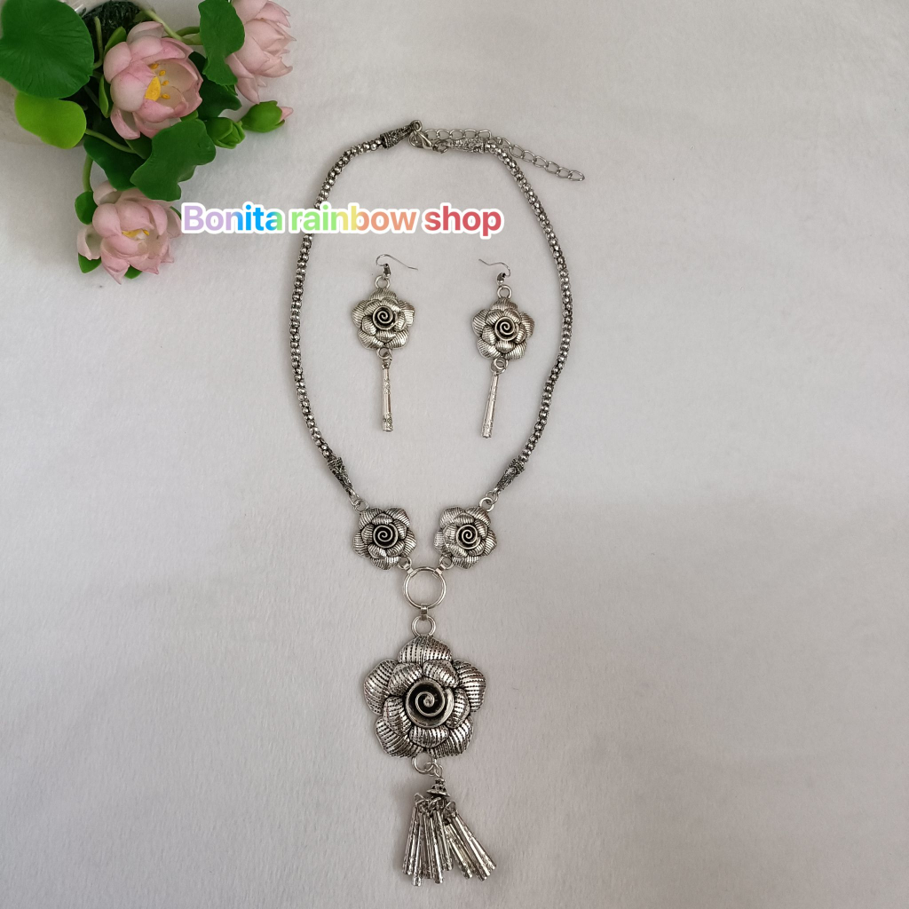 เครื่องประดับชุดไทยล้านนา ชุดเซ็ทสีรมดำ ลายกุหลาบ รุ่น K0021 (แบบแยก)