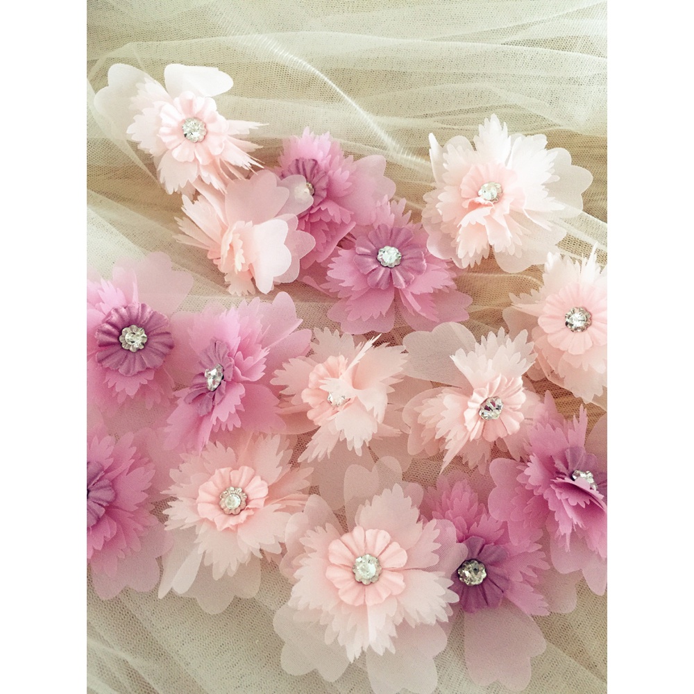 แผ่นแพทช์ ลายดอกไม้ 3D สีขาว สีชมพู กว้าง 8.5 ซม. DIY 5 ชิ้น