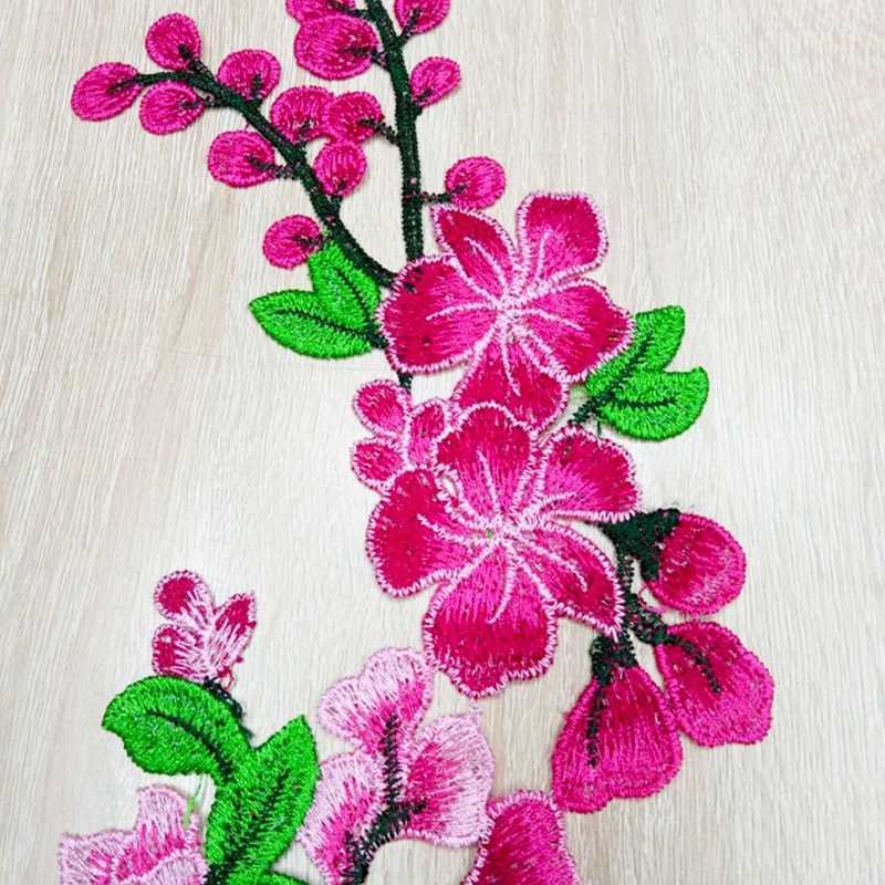 แผ่นแพทช์สติกเกอร์ ปักลายดอกกุหลาบ DIY สําหรับติดตกแต่งเสื้อผ้า งานฝีมือ 1 ชิ้น