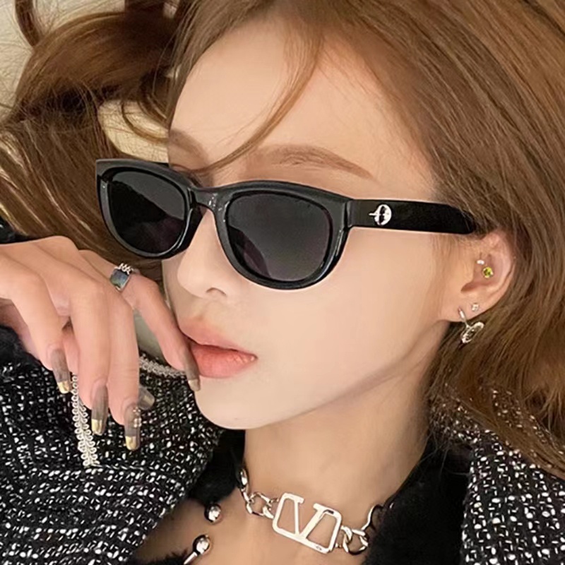 แฟชั่นเกาหลี ใหม่ แว่นตากันแดด แว่นตาแฟชั่น hip-hop เรโทร เครื่องประดับแฟชั่น 6 สีให้เลือก Unisex