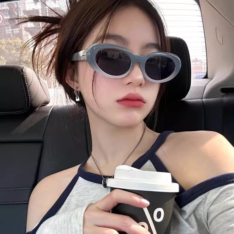 แว่นตากันแดด ทรงรีสีฟ้าทูโทน แว่นตาแฟชั่น [[สินค้าพร้อมส่ง]]