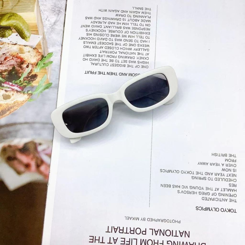 แว่นตากันแดดแฟชั่น ทรงวงรี สีพื้น สไตล์เกาหลีเรโทร สําหรับเด็ก Hello-glasses
