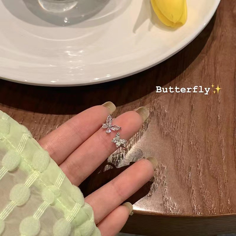 แหวนนิ้วชี้ ฝังเพทาย รูปผีเสื้อ ขนาดเล็ก หรูหรา เกรดสูง แฟชั่นเกาหลี สําหรับผู้หญิง