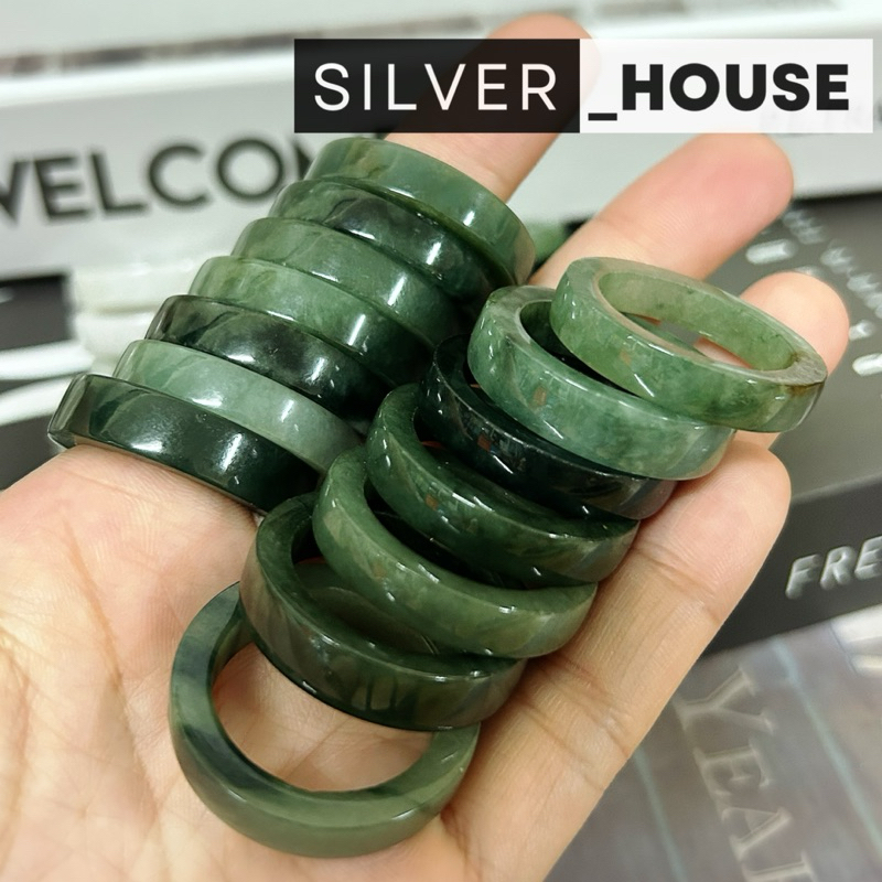 แหวนหยกแท้ หยกเสริมมงคล หน้าตัดตรงทรงกระบอก หน้ากว้าง 5-6mm.