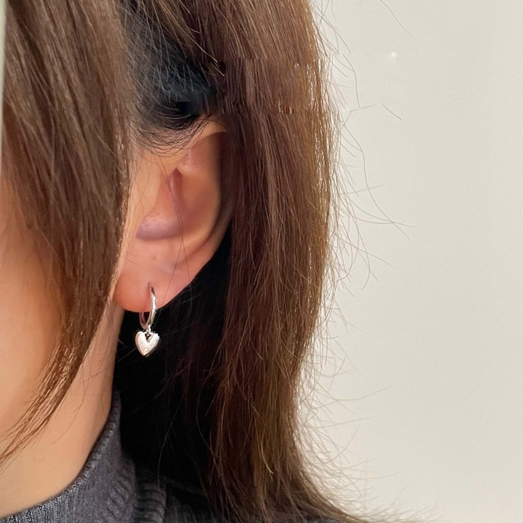 โค้ด ZQB33 ลด75.- [ราคาต่อคู่] Suwann.na ต่างหูห่วง ต่างหูเงินแท้ ห่วงหัวใจ สีเงิน, ทอง