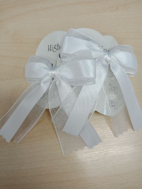 โบว์นักเรียนสีขาว  คู่ละ 30  บาท