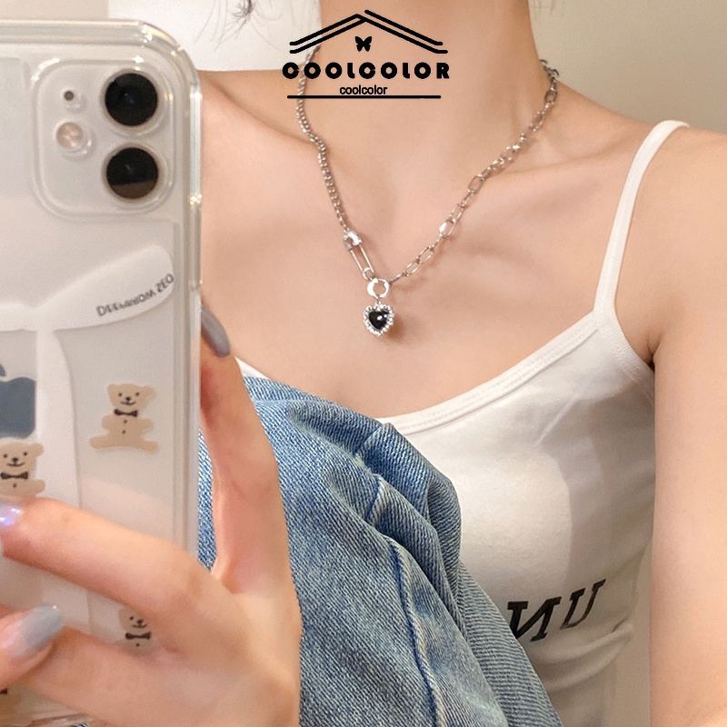 ในไทย สร้อยคอY2Kลายหัวใจสีดําวินเทจแฟชั่นจี้เพทายโซ่ไหปลาร้าสําหรับผู้หญิง.COD
