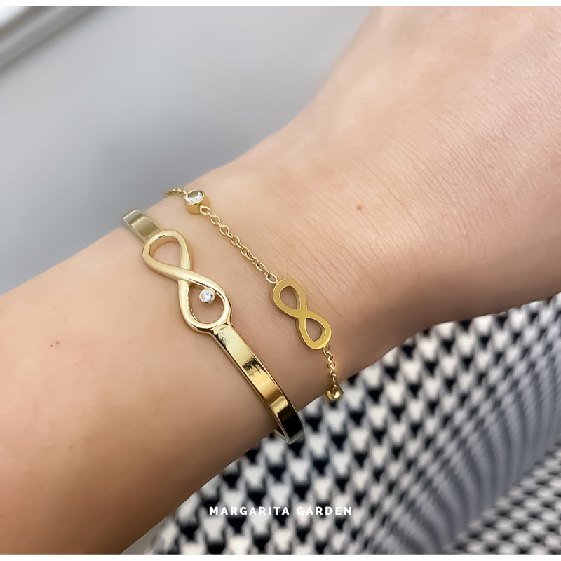 「ผ่านการเสกมงคล」 Margarita Premium Infinity with Tiny Crystal C-Shape Bangle