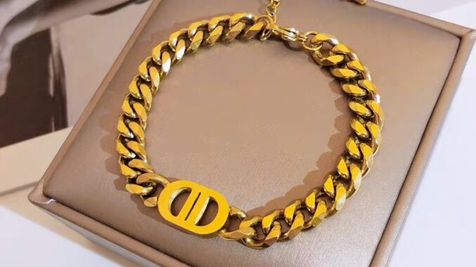 สร้อยข้อมือเหล็กไทเทเนียม 18k ระดับไฮเอนด์ สไตล์เกาหลี ยุโรป อเมริกัน เรียบง่าย ของขวัญวันเกิด วันวาเลนไทน์ สําหรับผู้หญิง