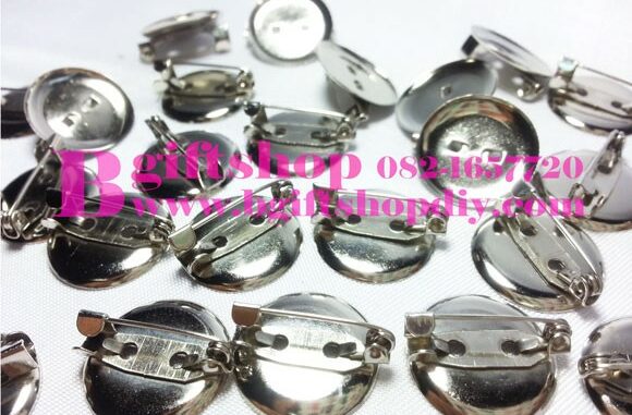 เข็มกลัด​ มีฐานกลม 2ซม 100ชิ้น65บาท