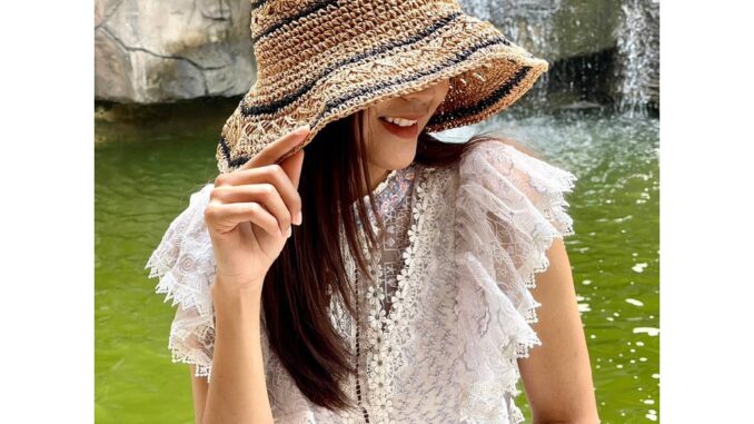 หมวกสาน [รุ่นS032] หมวกถักแฮนด์เมดผู้หญิงปีกกว้าง ใส่เที่ยว สินค้าพร้อมส่งจากไทย