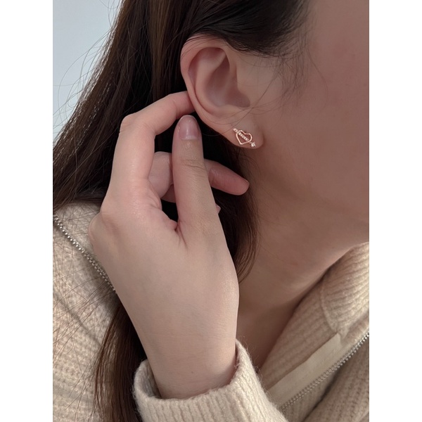 A.piece ต่างหูเงินแท้ [all silver 925] Arrow Heart stud earrings