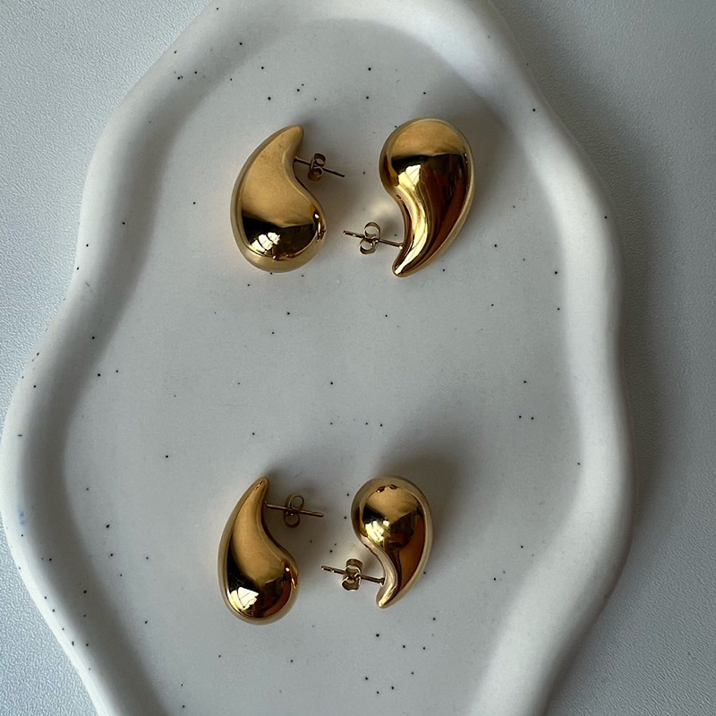 Adore- Water drop earring