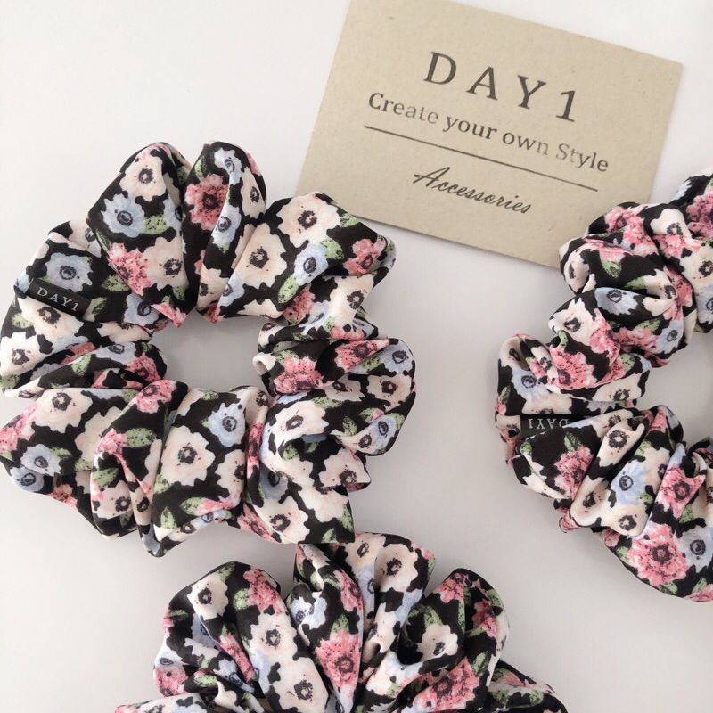 DAY 1 scrunchies โดนัทมัดผม ยางรัดผม size M