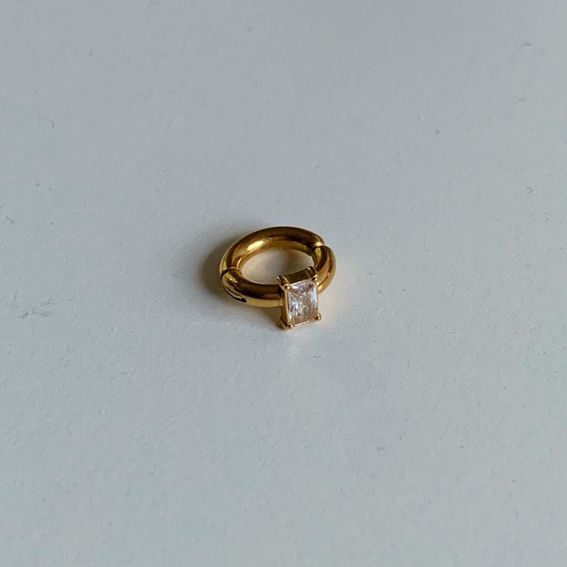 HER OBJECTIVE_HER TINY CLASSIC BOLD EARRINGS