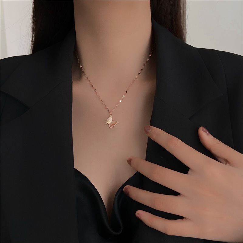 Ht Influencer สร้อยคอโซ่ สเตนเลส ไทเทเนียม จี้ผีเสื้อ เรียบง่าย ไม่จางหาย สําหรับผู้หญิง