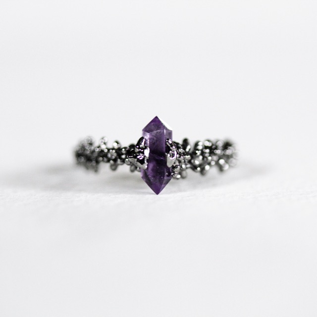 LUCY SUMMER Holy Crystal (Amethyst) แหวนคริสตัล พลอยแท้ ตัวเรือนสามารถปรับไซด์ได้