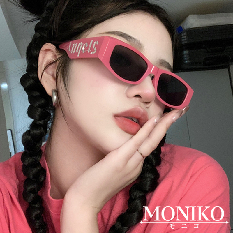 MONIKO แว่นตากันแดด กรอบสีดํา พิมพ์ลายตัวอักษร สไตล์ฮิปฮอป พังก์ แฟชั่นสตรีท ป้องกันUV400