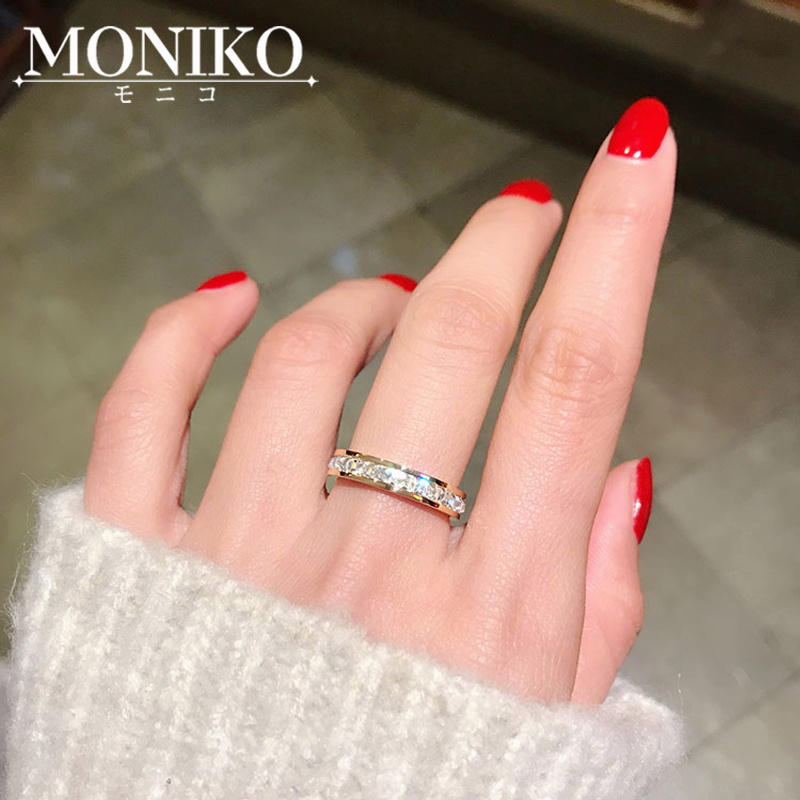 MONIKO แหวนเพชรไทเทเนียมเหล็กและแถวคู่ 24K สีโรสโกลด เข้ากับทุกการแต่งกาย สําหรับผู้หญิง