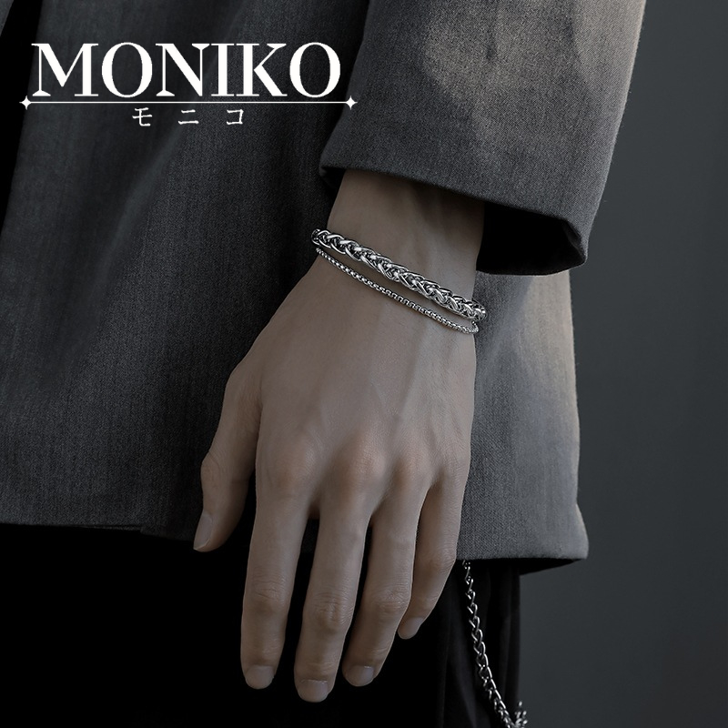 MONIKOสร้อยข้อมือเหล็กไทเทเนียมบุรุษสีเงิน