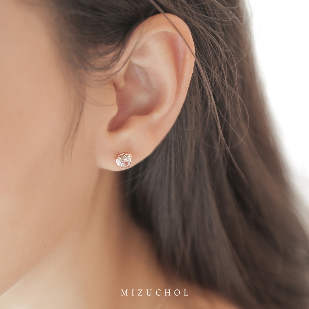 Mizuchol- ต่างหูเงินแท้ประดับพลอยแท้ White Topaz -Mini Heart Earrings