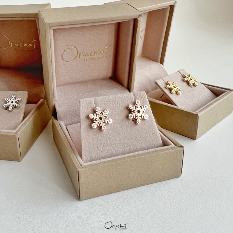 Snowflake 100 H&A earrings. ❄️ Winter collection หมดแล้วไม่ทำเพิ่ม : ต่างหูแบบติดหูตัวเรือนเงินแท้
