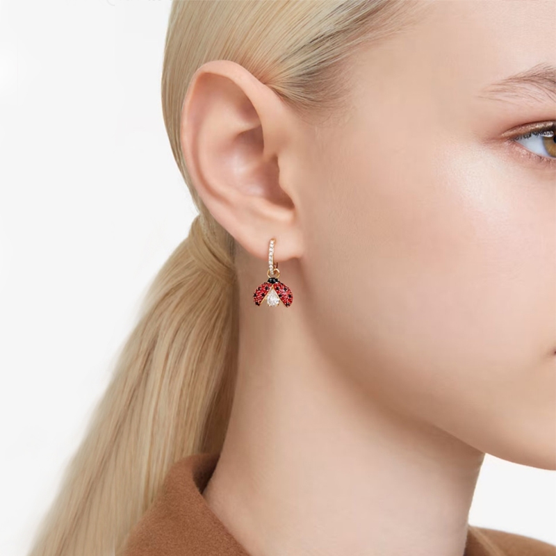 Swarovski Idyllia ต่างหูรูปเต่าทอง แฟชั่นฤดูใบไม้ร่วง ฤดูหนาว