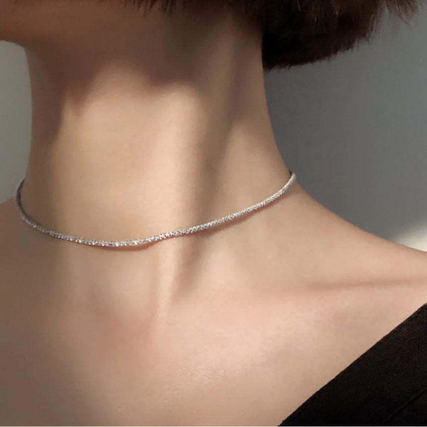 Teeya.shop_TH   / สร้อยคอ Clavicle Chain Choker ยอดนิยม สะท้อนเเสงเป็นประกาย สวยสะดุดตา