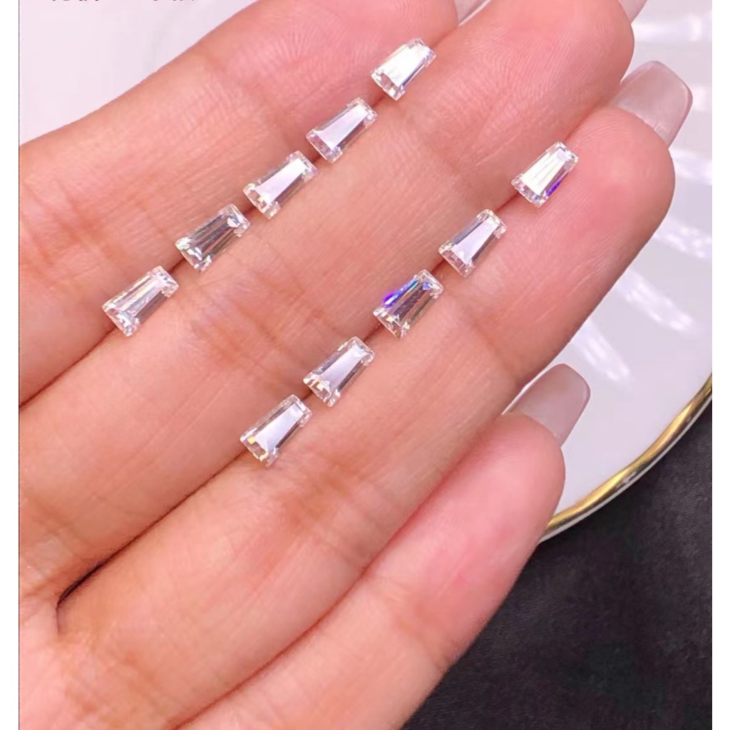 Trapezoid cut moissanite diamond เพชรโมอิส ทรงสี่เหลี่ยมคางหมู สําหรับตั้งนาฬิกา / ข้างหิน