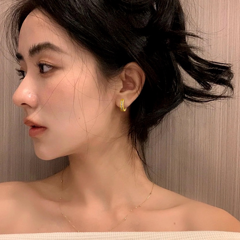 XIYA ต่างหู ทรงกลม ประดับเพทาย ลายตัวอักษร สไตล์ฝรั่งเศส เรโทร หรูหรา
