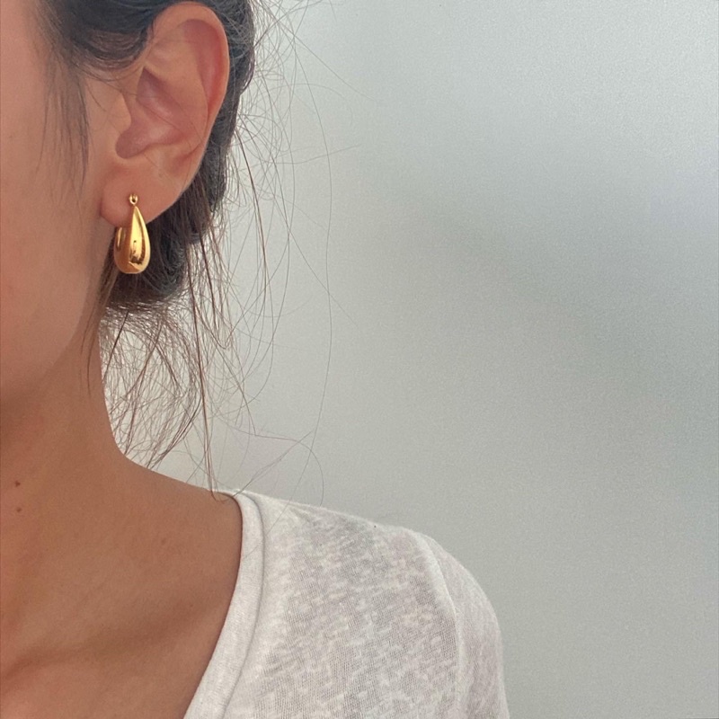 imean.store - Gorgeous gold hoops with titanium | ต่างหูห่วงงานไทเทเนี่ยมสีทอง 2 cm