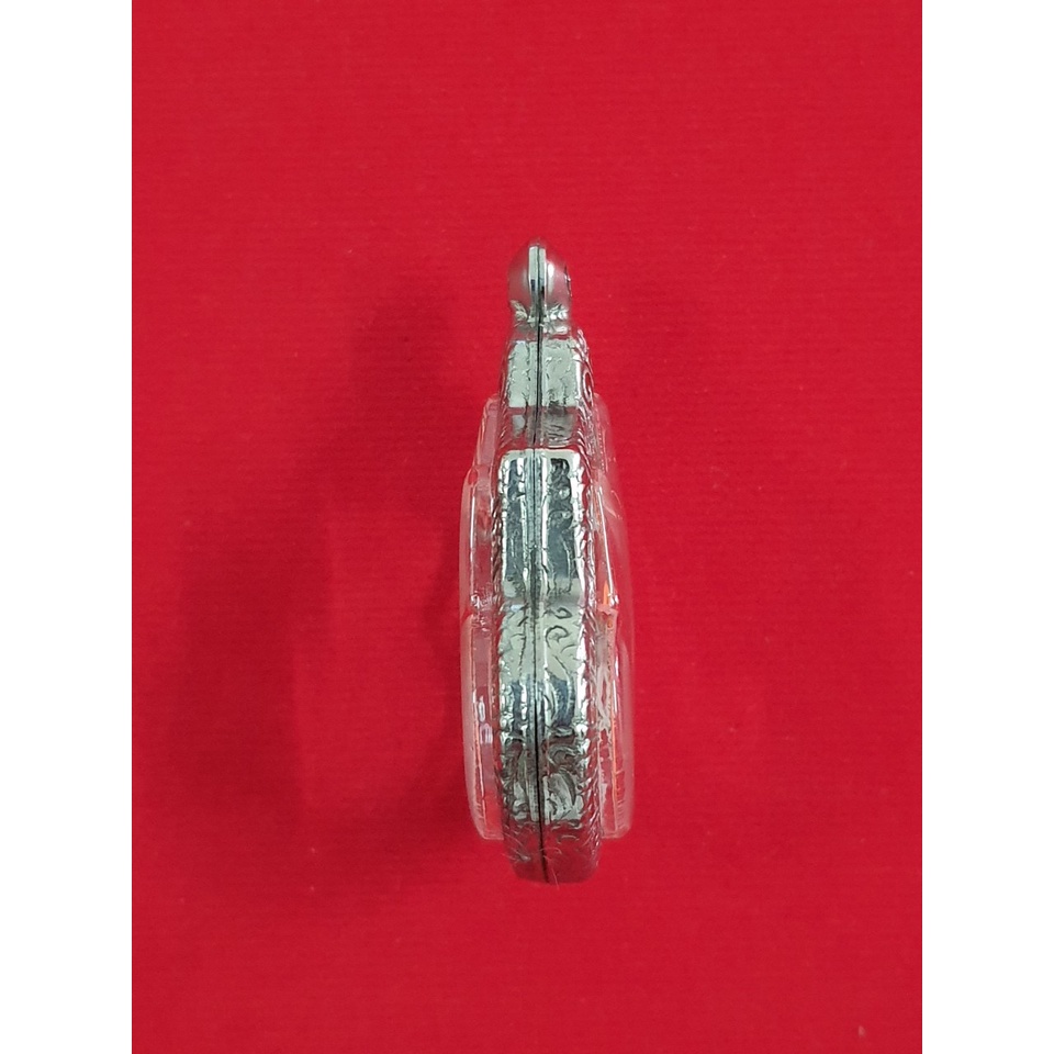 กรอบพระแสตนเลสใส่พระทรงเสมา หน้าแกะลายไทย พร้อม ห่วงแสตนเลส และแผ่นโฟม