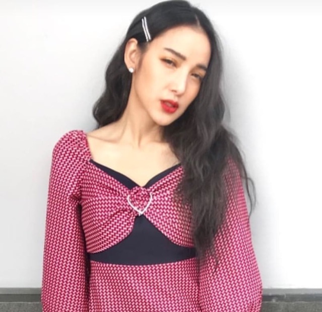 กิ๊บเพชร มี 2 สี เงิน , ทอง.