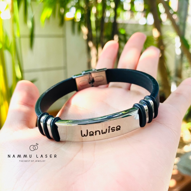 ข้อมือสลักชื่อ ข้อมือสายซิลิโคน แผ่นสแตนเลสแท้ ใส่อาบน้ำได้ ไม่ลอก ไม่ดำ nammulaser