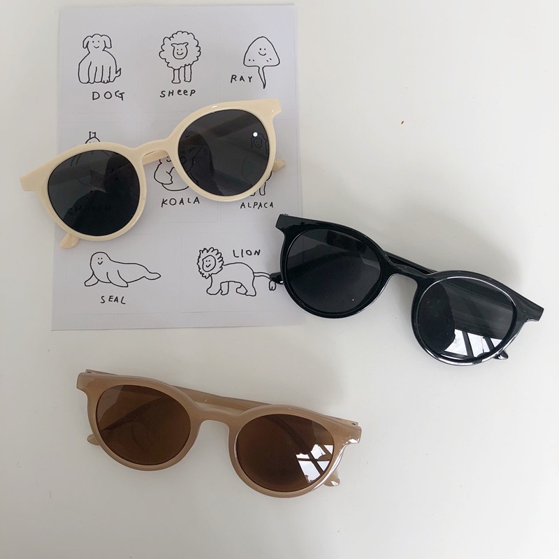 [จัดส่งในกทม]แว่นกันแดดแฟชั่นเกาหลีสำหรับผู้หญิง แถมกล่องแว่น（149 กว่าบาท）