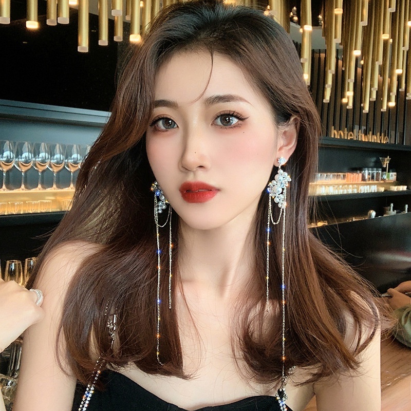 ต่างหูระย้า ประดับมุกคริสตัล สีเงิน หรูหรา เครื่องประดับแฟชั่น สําหรับผู้หญิง