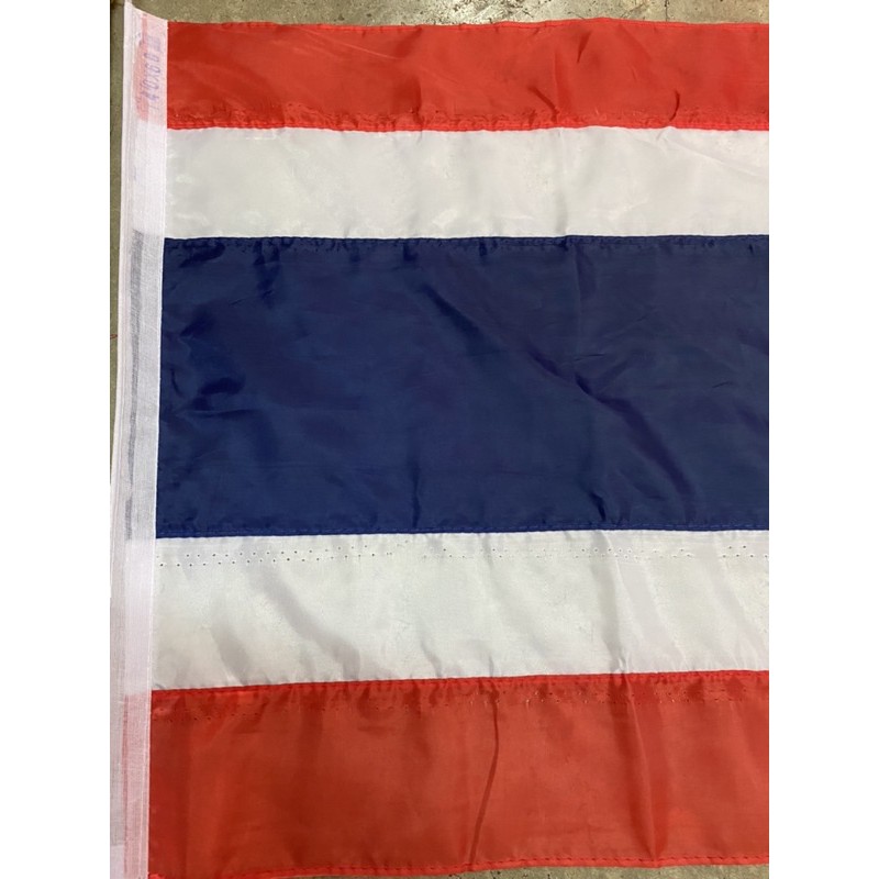 ธงชาติไทย ขนาดกลาง มีเสาธง ยาว 75ซม. หัวบัวสีทอง ผ้ากว้าง 60x40ซม