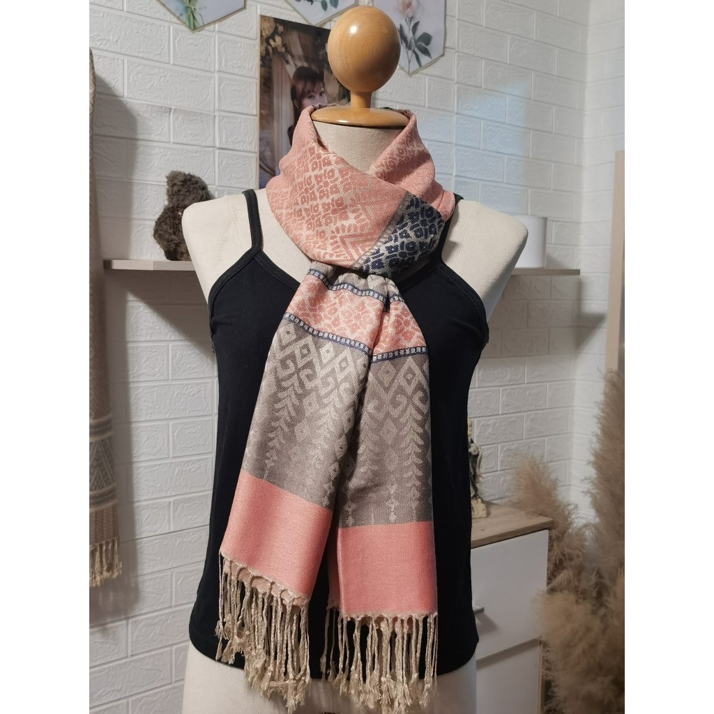 ผ้าพันคอ scarf ผ้าทอลายไทย 100% ของขวัญ ของฝากจากบุรีรัมย์