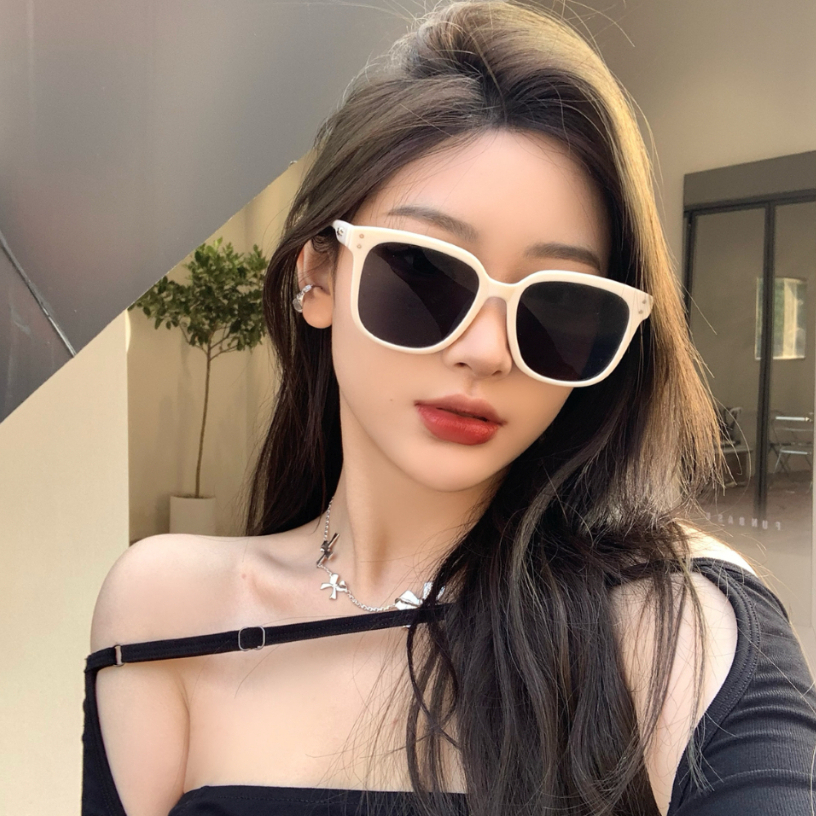 [พร้อมส่งร้านไทย] แว่นตาแฟชั่น แว่นกันแดด สไตล์ Jennie Blackpink สวย ดูแพง ฟีลลูกคุณ ลุคไฮโซสุดๆ Mellow SG17.