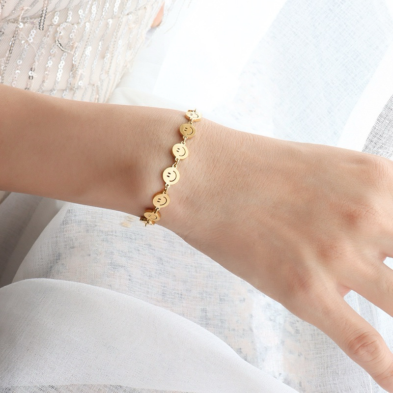 สร้อยข้อมือ กำไลข้อมือ Smiley ไม่ลอกไม่ดำ มี 2 สี (พร้อมส่ง)