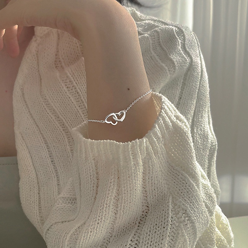 สร้อยข้อมือหัวใจ 2 ดวงคล้องกัน กำไลข้อมือ  เครื่องประดับสำหรับผู้หญิง สไตล์เกาหล B41