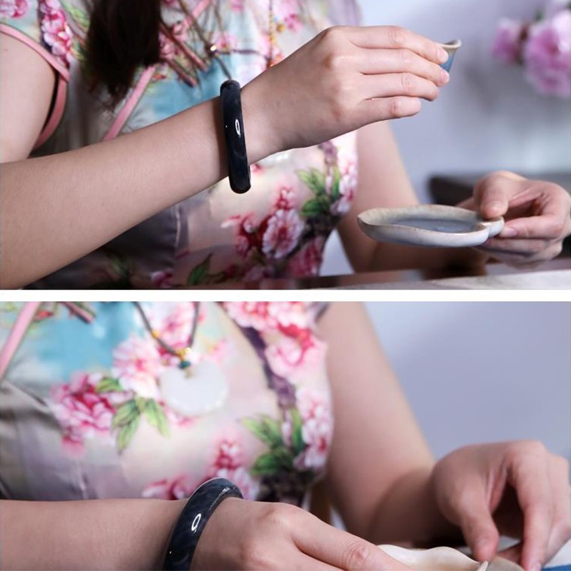 หยกธรรมชาติสีฟ้าและสีขาว Hetian หยกสีดำสร้อยข้อมือสุภาพสตรีบูติกจุด