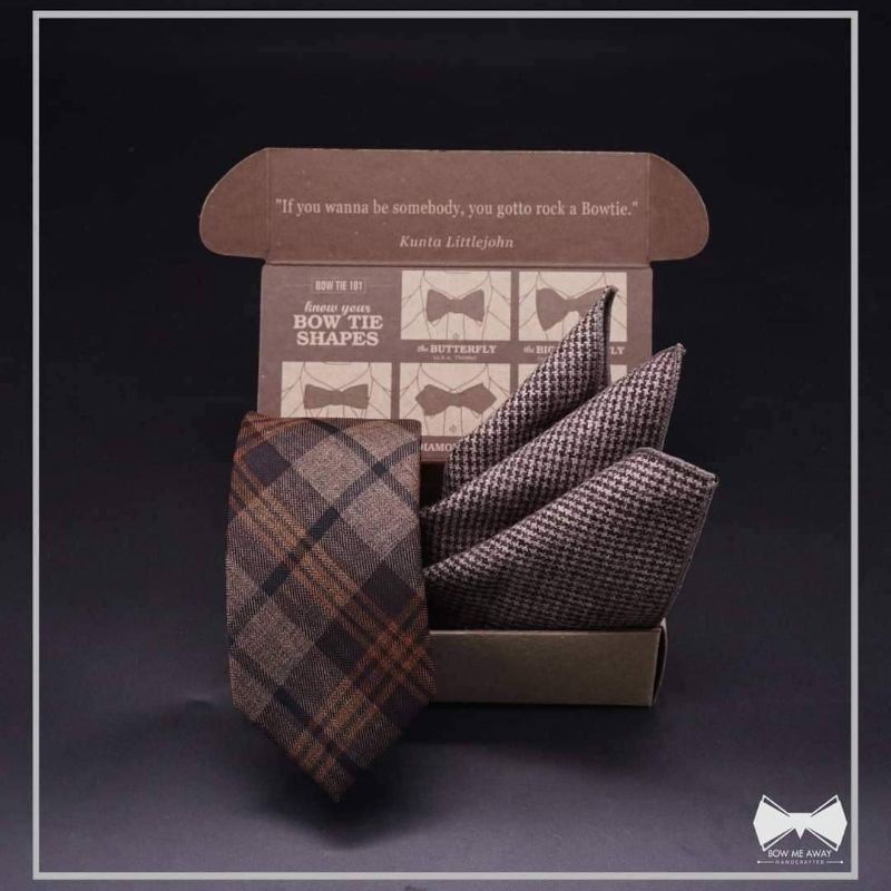 เซ็ทเนคไทผ้าวูลน้ำตาลลายตาราง + ผ้าเช็ดหน้าสูท-Wool Necktie+ pocket square set