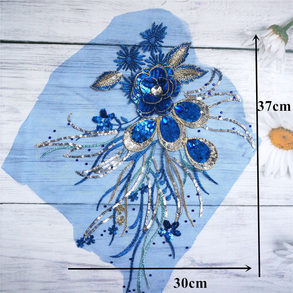 เย็บปักถักร้อยเลื่อมขนนกยูง Applique Rhinestone ดอกไม้ปกแพทช์ชุดแต่งงานงานฝีมือ DIY