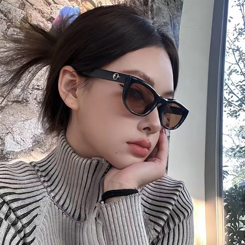 แฟชั่นเกาหลี ใหม่ แว่นตากันแดด แว่นตาแฟชั่น hip-hop เรโทร เครื่องประดับแฟชั่น 6 สีให้เลือก Unisex