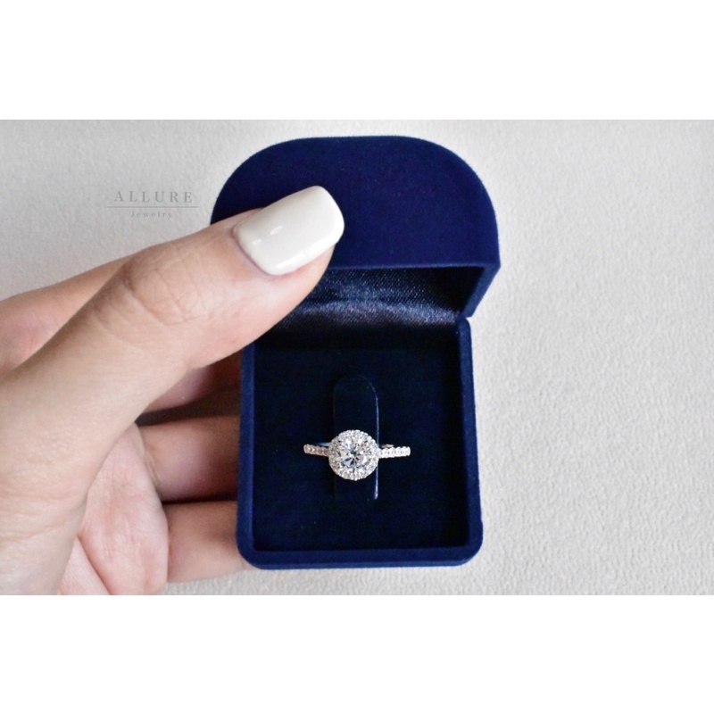 แหวนเงินแท้ 925 ฝังเพชร CZ Swiss diamond   พลอยล้อมบ่าข้าง Allure Jewelry [ Loma ] #AUR060
