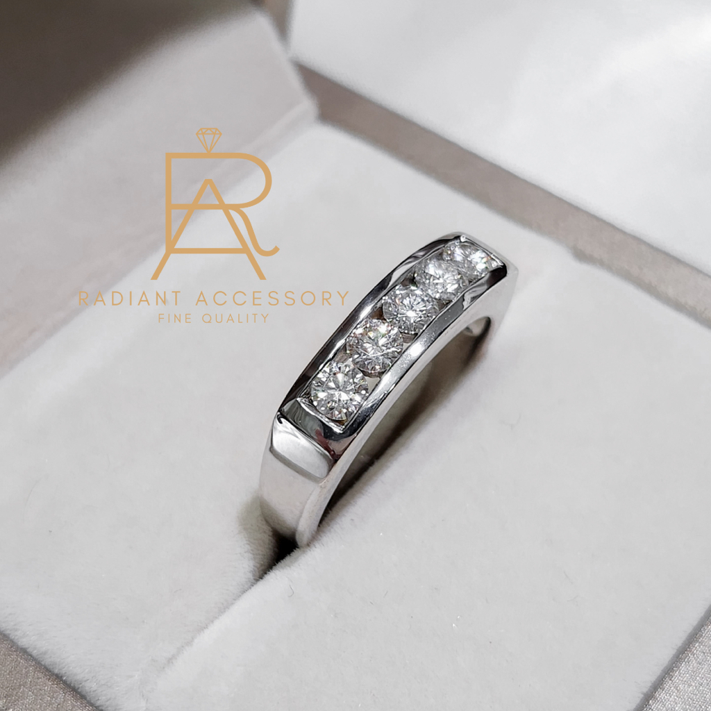 แหวนเงินแท้ แหวนแถว ชุบทองคำขาว ฝังเพชร Moissanite 5 เม็ด