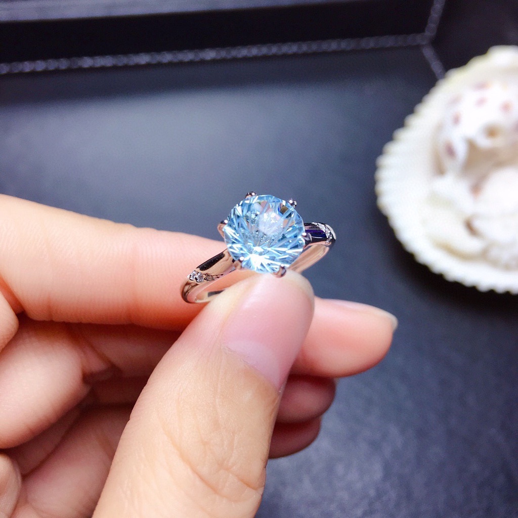 แหวนเพชรคริสตัลสีฟ้าสําหรับผู้หญิงแต่งงานคลาสสิก 6 กรงเล็บ 925