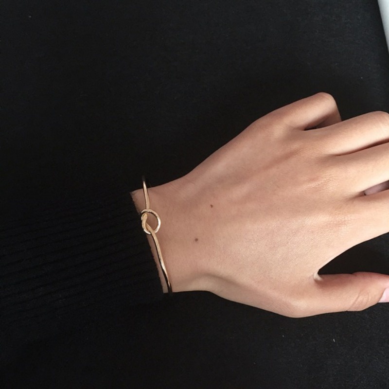 ใหม่ สร้อยข้อมือสเตนเลส ไทเทเนียม เปิดปม สไตล์เรโทร สําหรับผู้หญิง